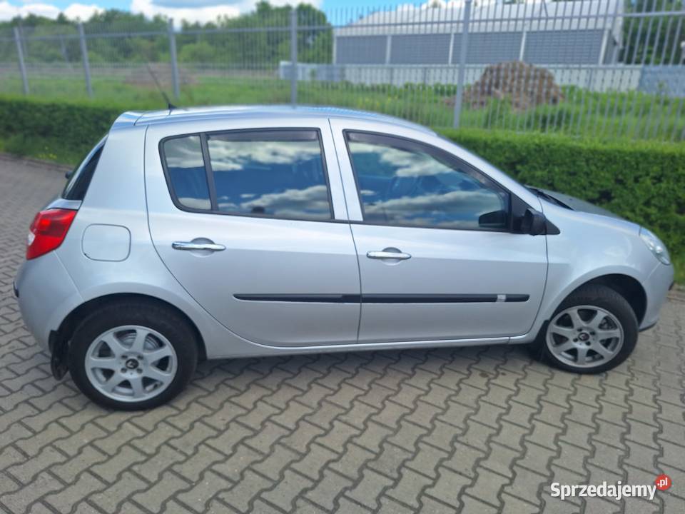 Renault Clio salon Polska maly udokumentowany Kielce