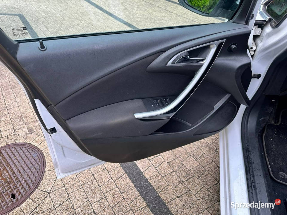 Opel Astra Opel Astra J 14i 140 Sport Tourer manualna Wrocław sprzedam