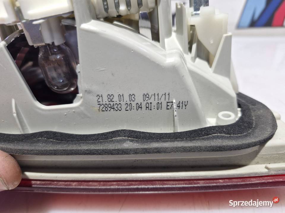 7289433 BMW E91 LAMPA LEWA LEWY TYŁ W KLAPĘ Lampy tylne sprzedam