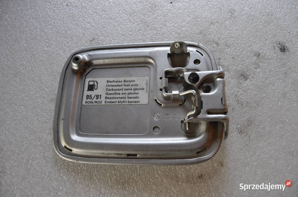 vw caddy 2k0 klapka paliwa srebrna 2K0809905D osobowe pomorskie sprzedam