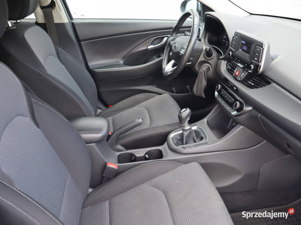 Hyundai i30 10 TGDI klimatyzacja