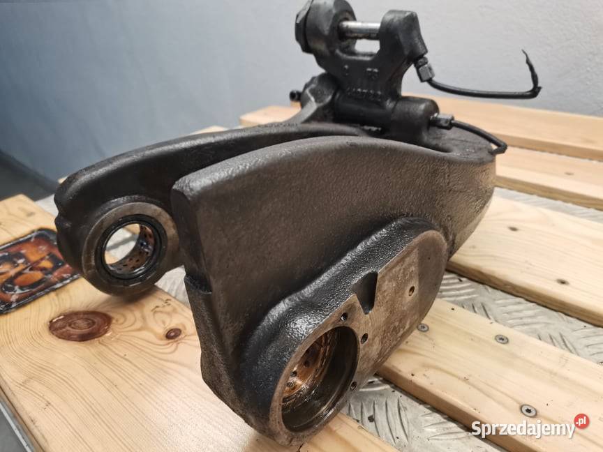 Wahacz Steyr CVT Carraro górny lewy
