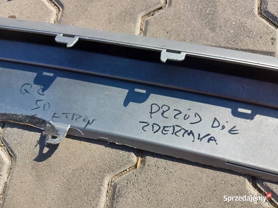 Audi Q8 ETRON spojler dokładka listwa dolna