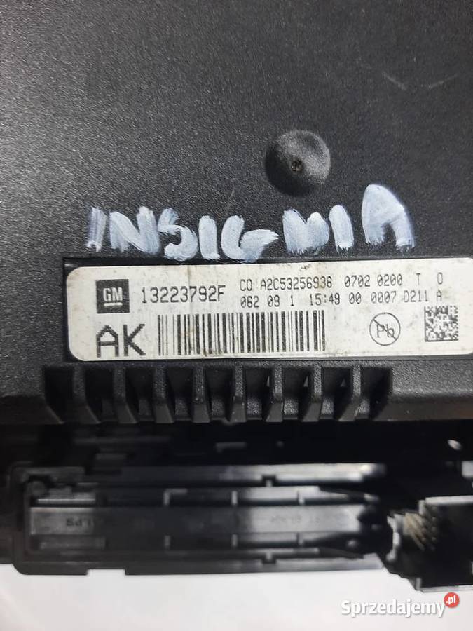 Opel Insignia A wyświetlacz 13223792F Ksawerów
