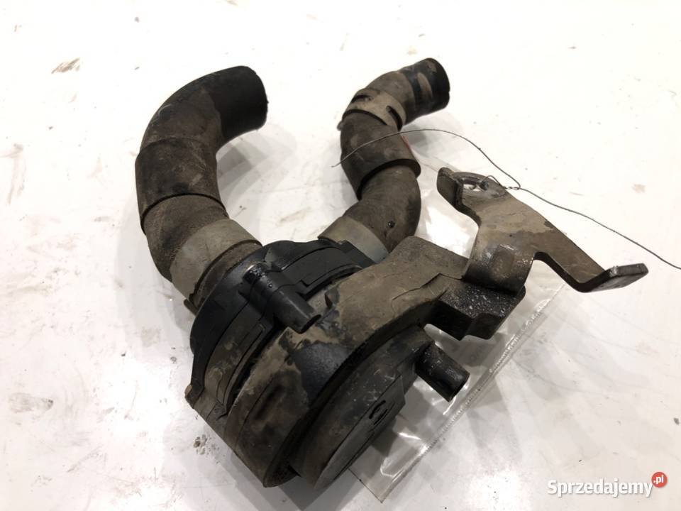 DODATKOWA POMPA WODY VW PASSAT B8 5Q0965567J 20 Pompy wody