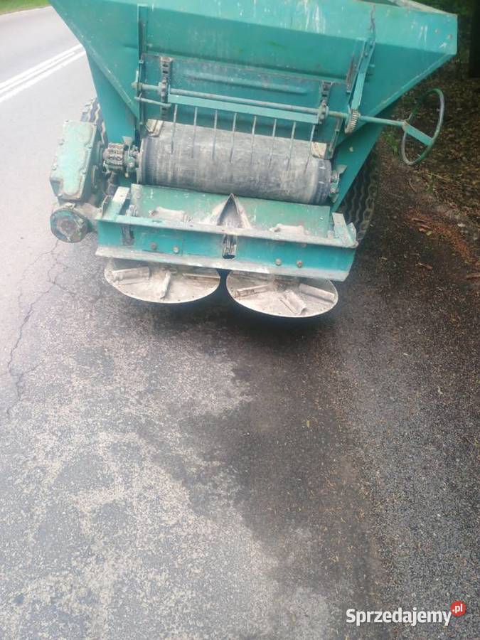 Rozsiewacz RCW3 do wapna Żółkiewka-Osada