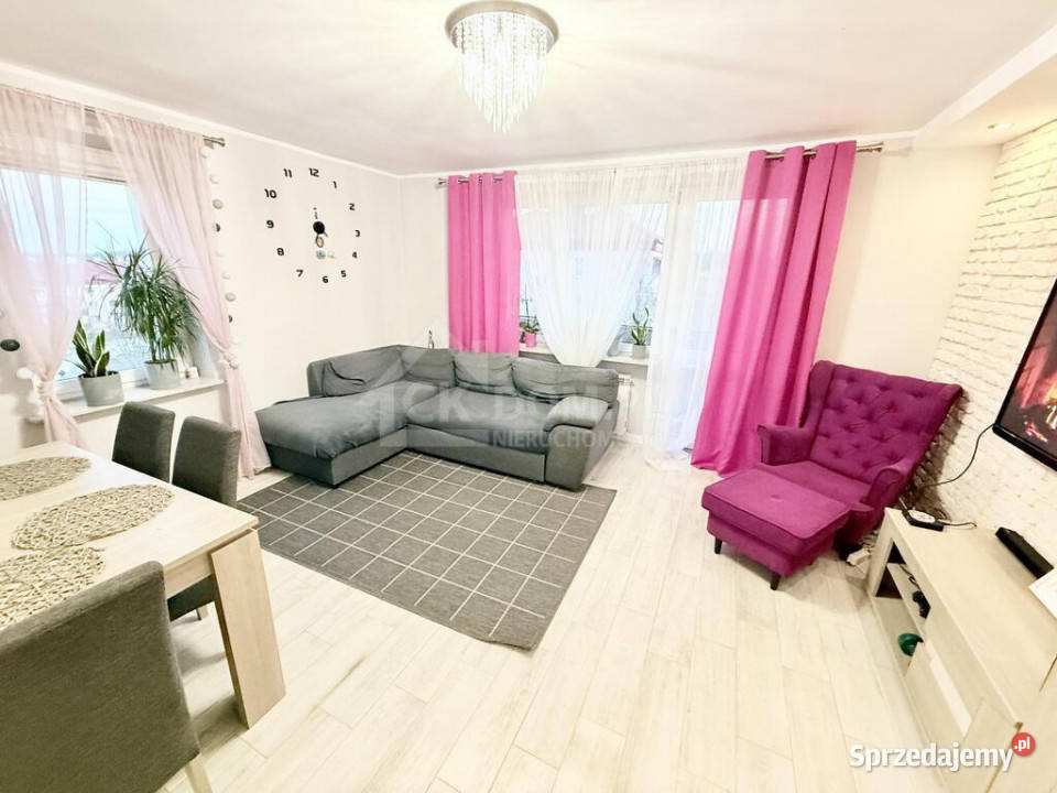 Komfortowe duże mieszkanie na sprzedaż w Połańcu Rok budowy 1977 Sprzedaż świętokrzyskie Połaniec