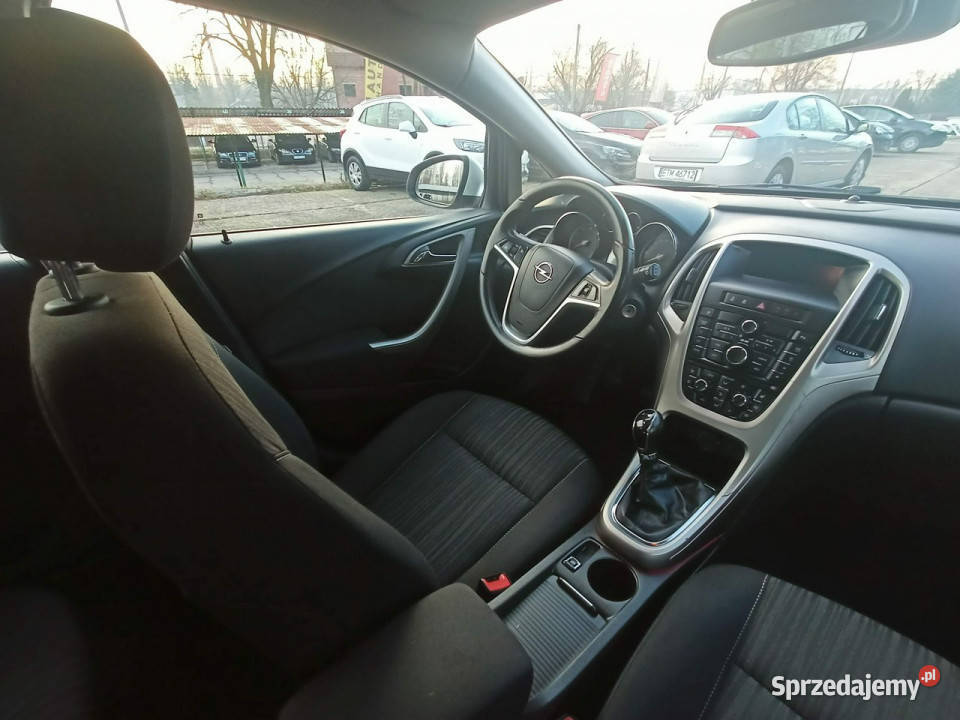Opel Astra zadbany serwisowany zarejestrowany serwisowany w ASO Tomaszów Mazowiecki
