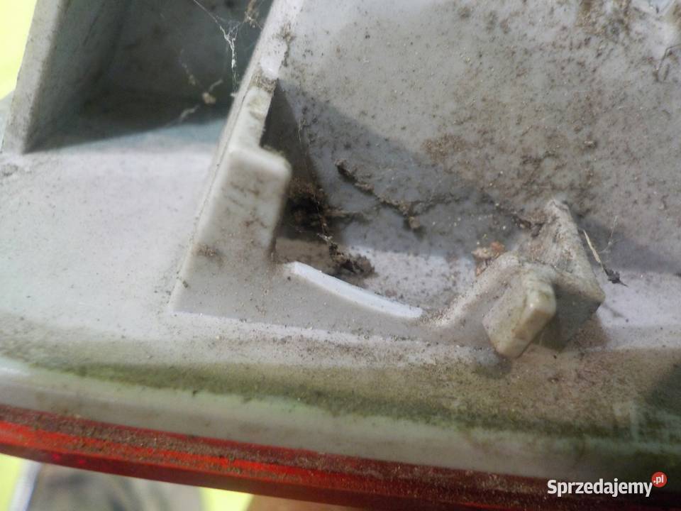 PEUGEOT 4007 09r 5D lampa lewa tyl w zderzak mazowieckie Suków