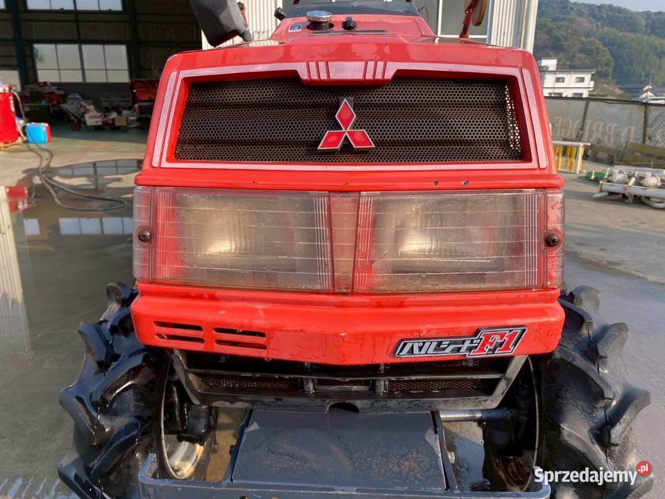 Traktor Mitsubishi MT16 Skała