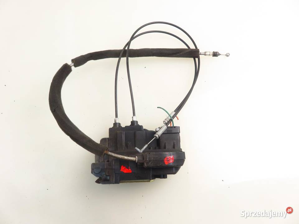 ZAMEK PRAWY PRZEDNI NISSAN VERSA I