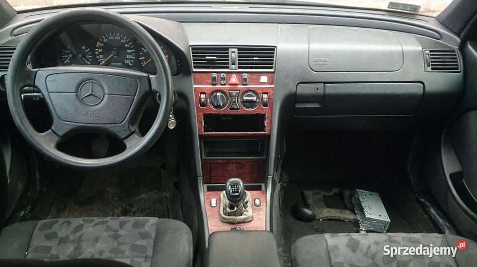 Wnętrze Mercedes w202 kombi welur wersja classic osobowe lubelskie Kosarzew-Stróża