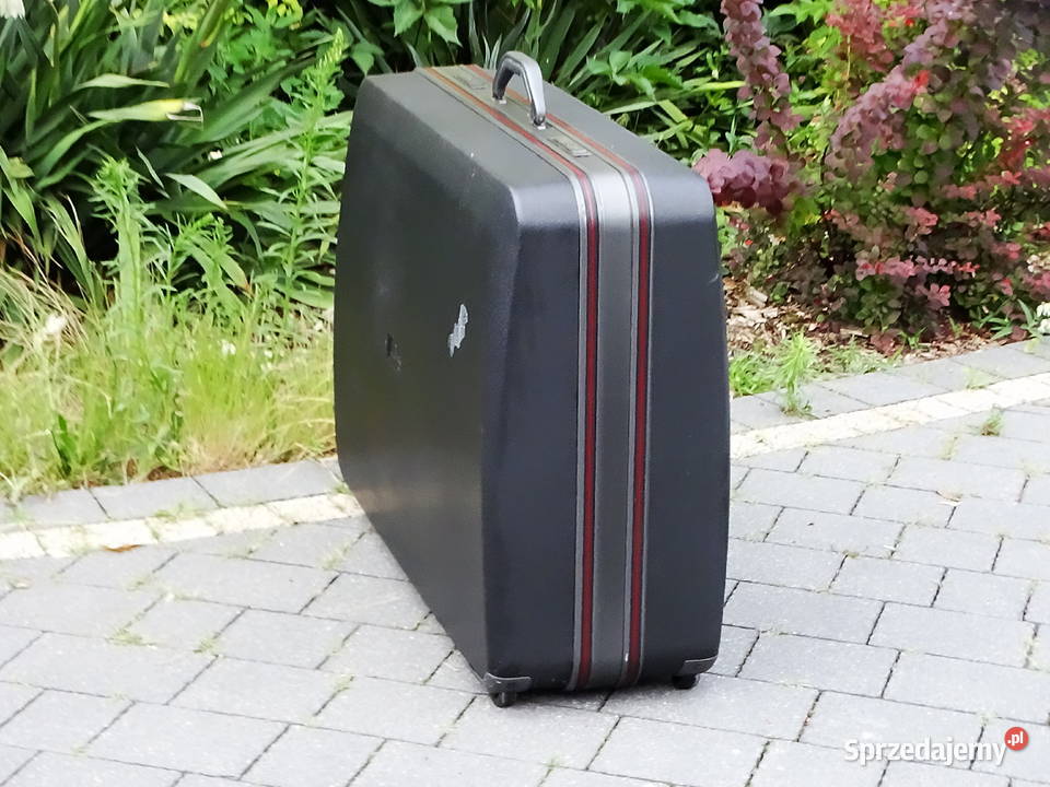 Walizka podróżna hardcase wykonana z tworzywa Biłgoraj