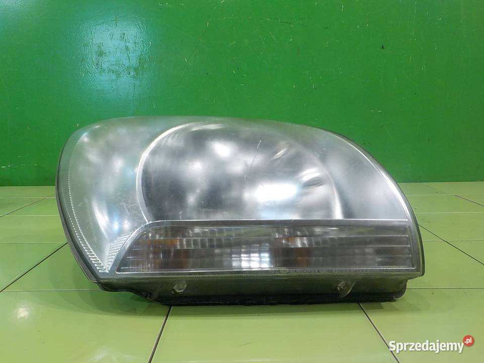 KIA SPORTAGE II 20 CRDI 06r 5D lampa prawa przod Suków