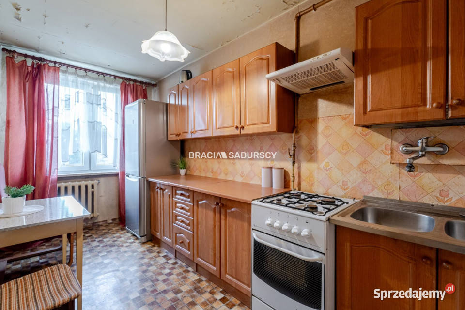Sprzedaż mieszkania Kraków os Tysiąclecia 635m2 Rok budowy 1970 sprzedam
