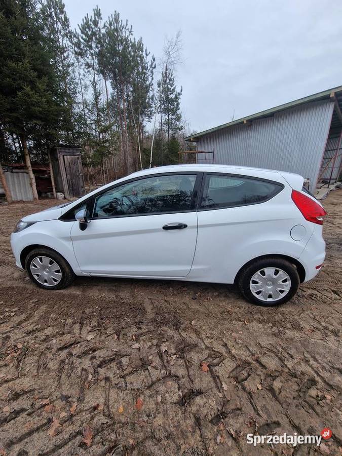 Ford fiesta 2008 przedam Forda fiesta Nowy Korczyn sprzedam
