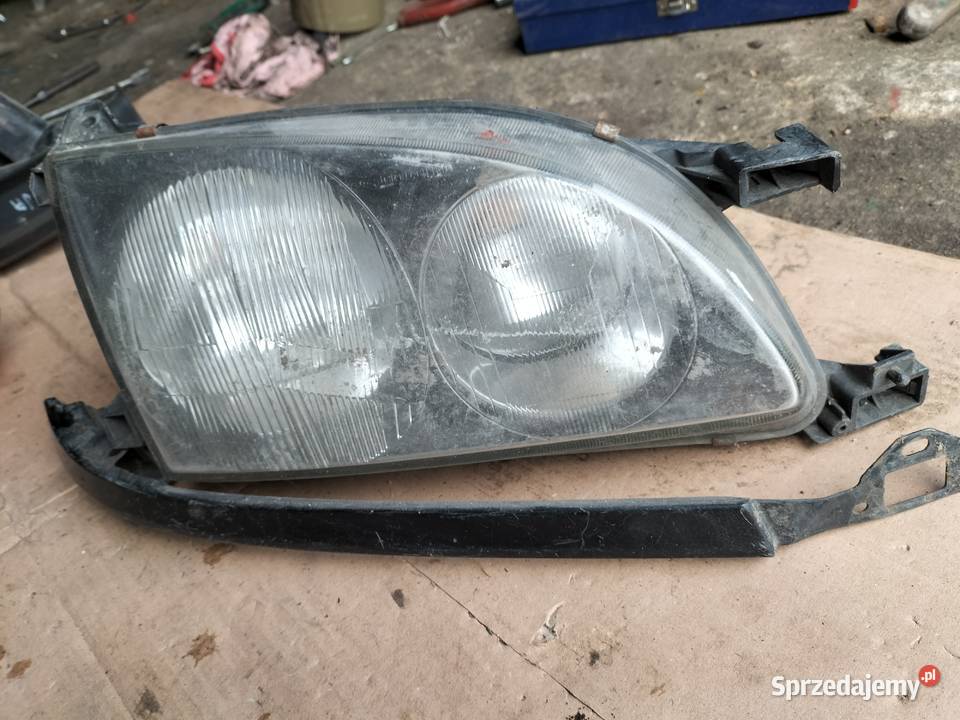 TOYOTA AVENSIS 1 T22 LAMPA PRZÓD PRAWA Lewe Kamień-Kolonia
