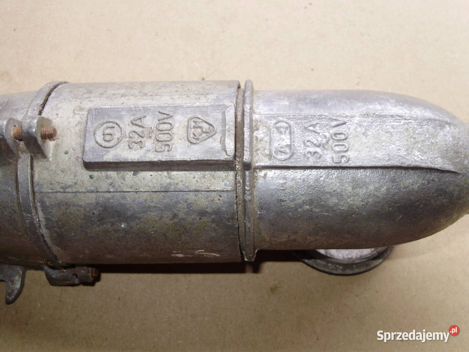 SPRZEDAM GNIAZDO Z WTYKĄ METALOWE 32A SIŁOWE Pozostałe Mstów sprzedam