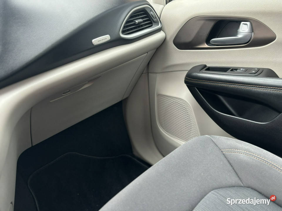 Chrysler Pacifica FV 23 Zadbany Poznań sprzedam