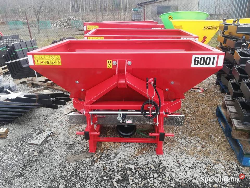 Rozsiewacz nawozu hydraulika STRUMYK TYTAN 0623 Brzeg