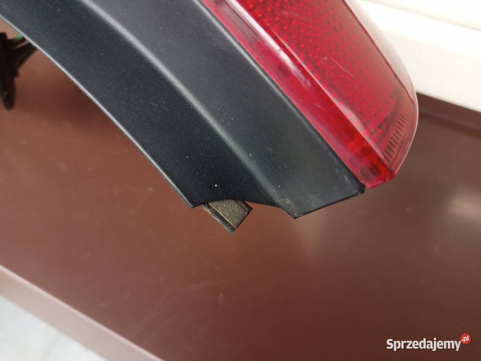 Ford Mondeo MK3 III kombi lampa tył tylna prawa Sieradz