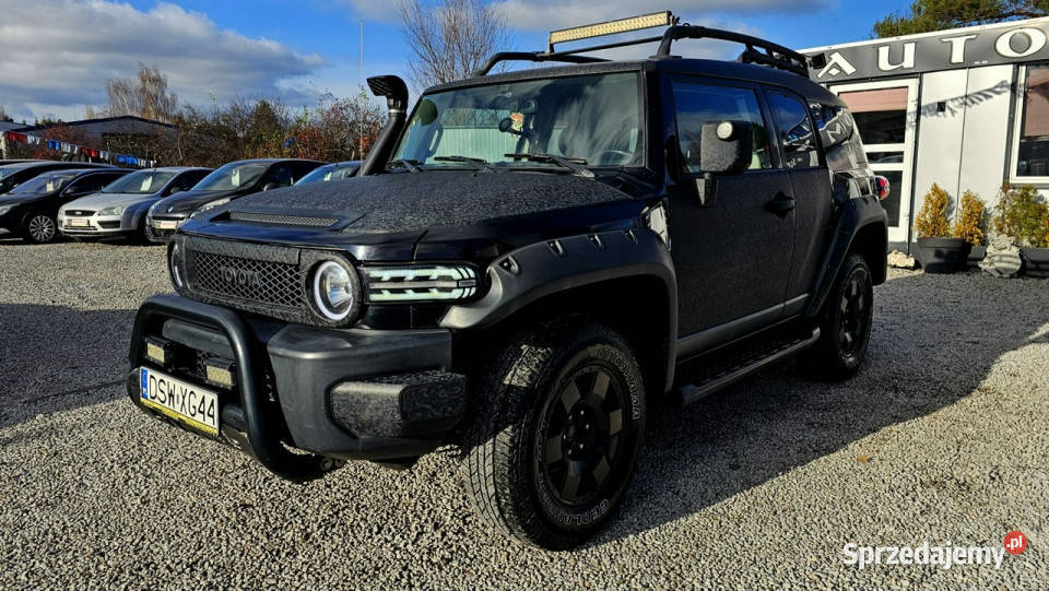 Toyota FJ Cruiser ZAMIANA Rury Progi TRD 40 z lakier metallic Świdnica