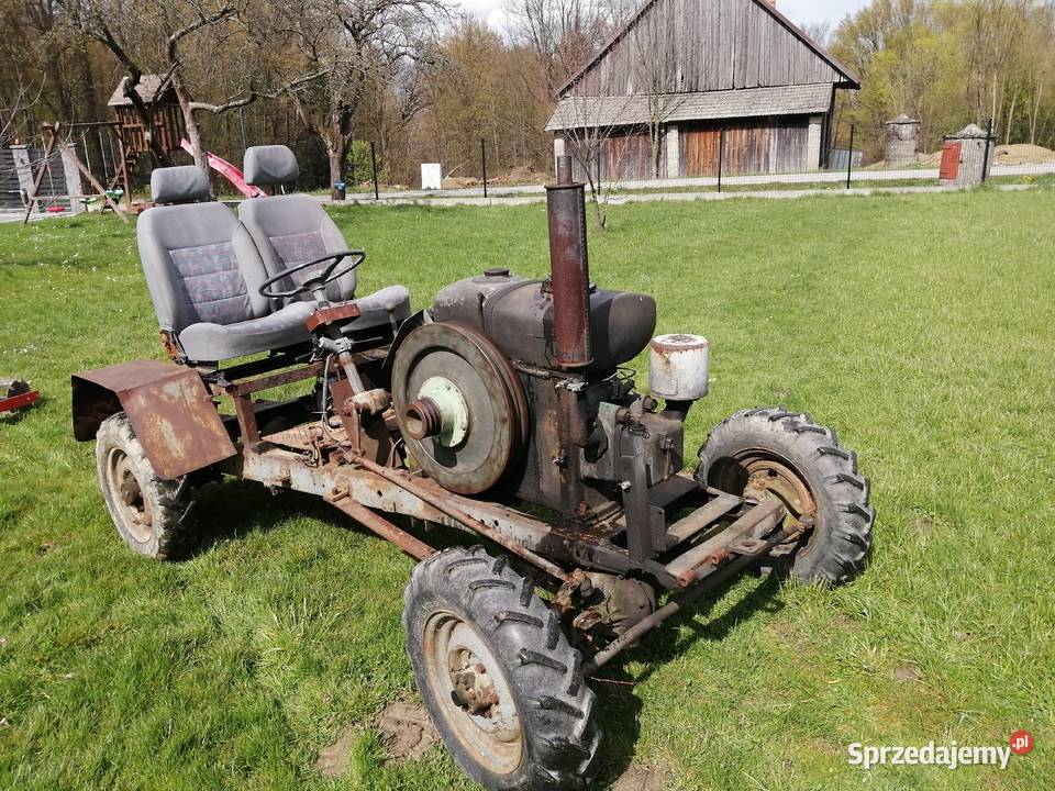 Traktor sam esiok s18 Izdebnik