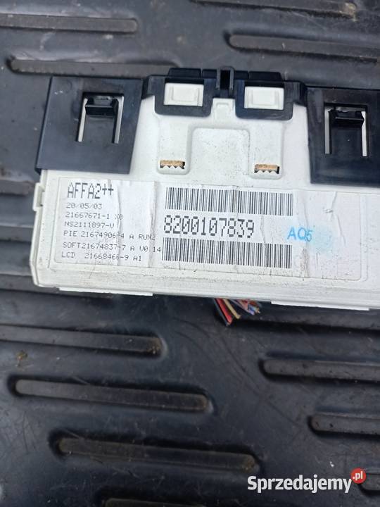 Wyświetlacz radia renault Megane 2 II 8200107839 osobowe