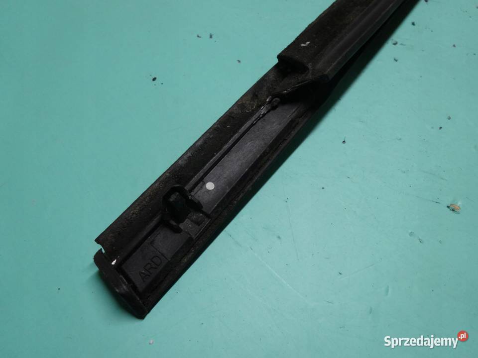 CITROEN C3 PICASSO 10r listwa zgarniająca drzwi