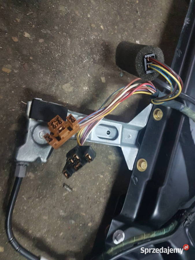 AUDI 100 C4 MECHANIZM OPUSZCZANIA SZYB SILNICZEK osobowe Turek sprzedam
