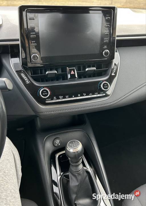 Toyota Corolla 16 132 LPG 2020 Rok produkcji 2020 Ozorków