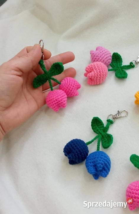 Tulipany wykonane na szydełku breloki Łask