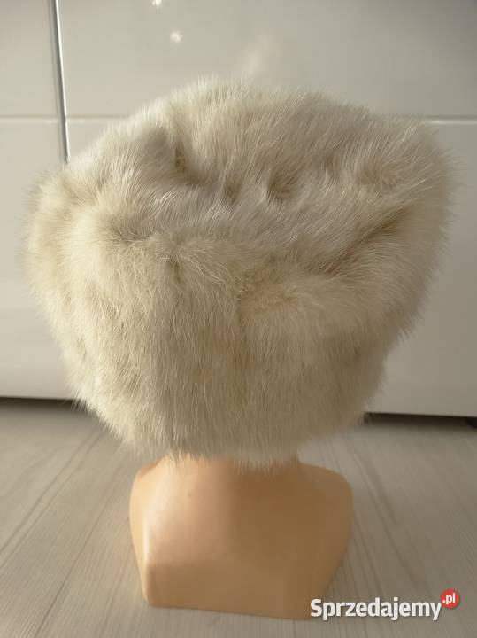 Czapka Futrzana z Norek Kremowa Toczek Futro Łomża