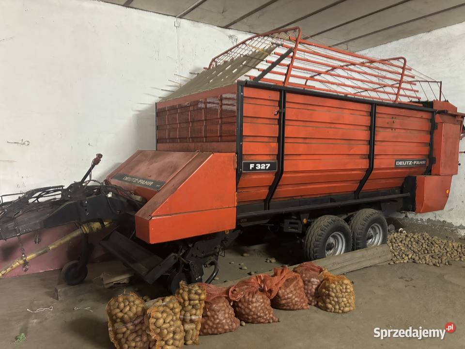 Przyczepa samozbierająca deutzfahr F 327 Maszyny rolnicze Sokolniki