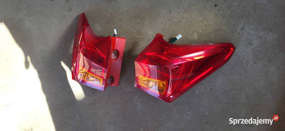 Lampy tył toyota auris 2 2014r osobowe Narol