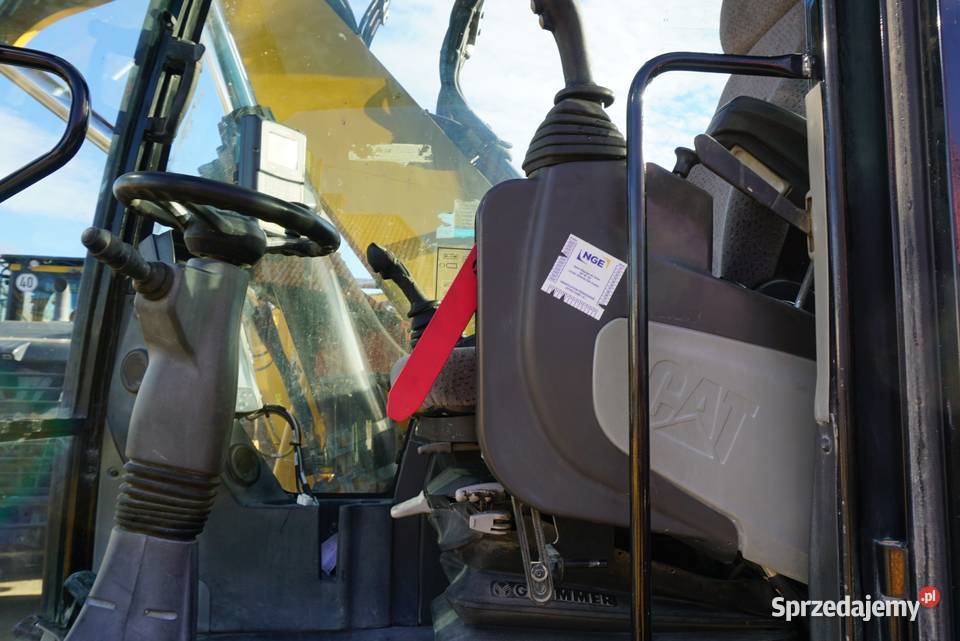 Koparka kołowa CAT M 318 F 2016