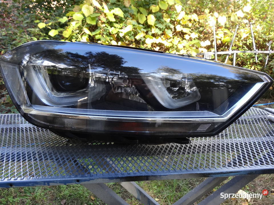 Volkswagen Golf Sportsvan PRAWA LAMPA BIXENON Niemodlin