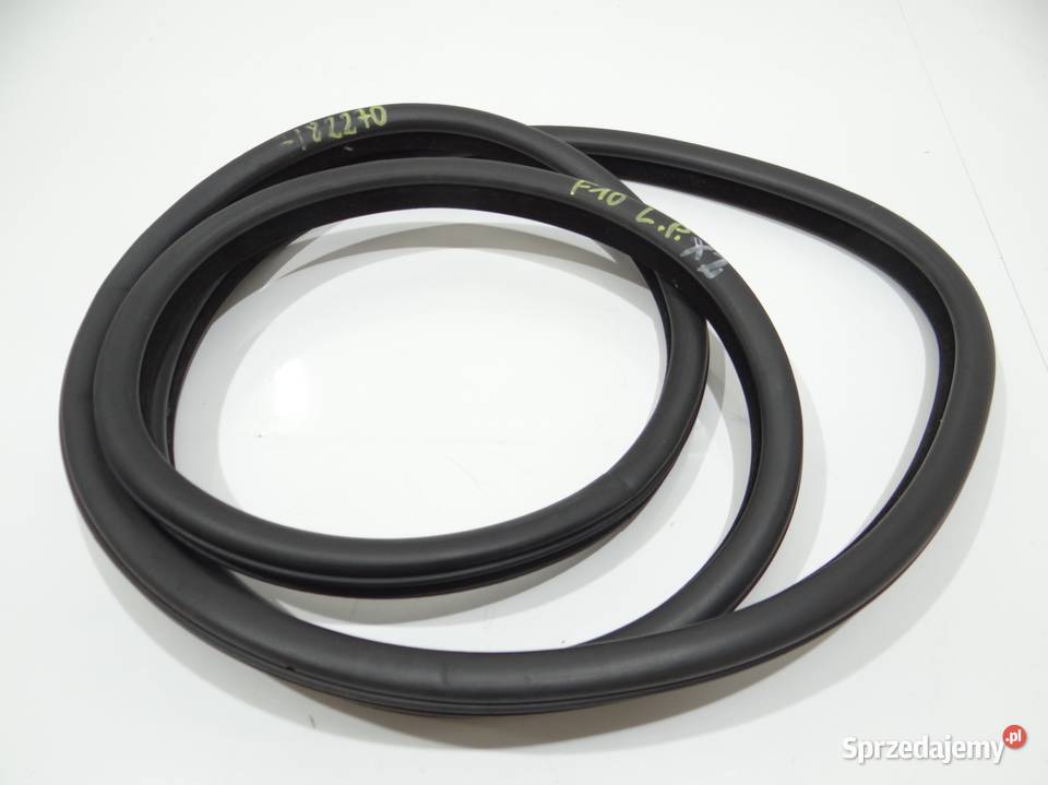 USZCZELKA DRZWI LEWY PRZÓD BMW F10 LCI 7182270 lubelskie sprzedam