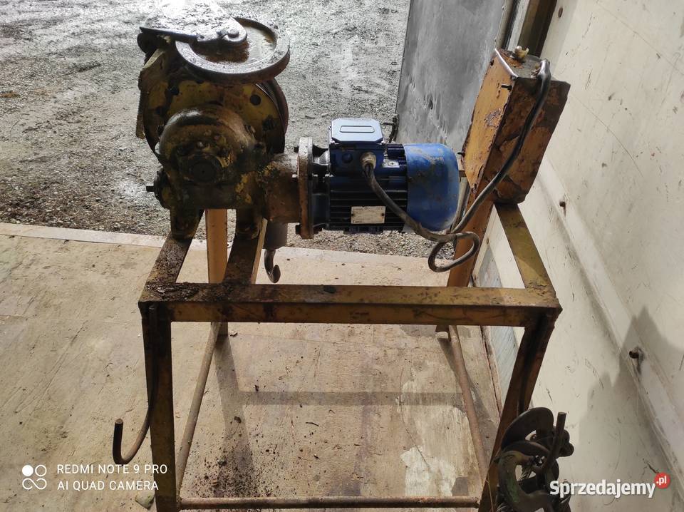 Wciągarkażuraw budowlany ŻBa 015 PRL Rybnik