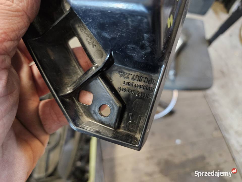 SKODA SUPERB 4 IV WSPORNIK PRAWY MOCOWANIE PRAWE