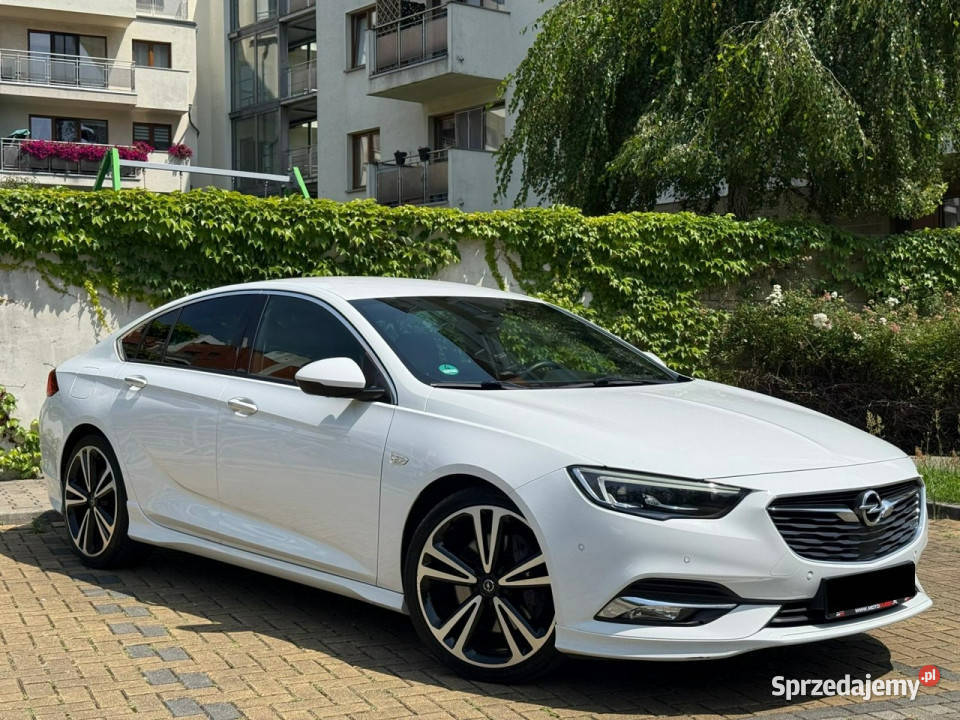 Opel Insignia Grand Sport stan 4x4 serwisowana garażowany sprzedam