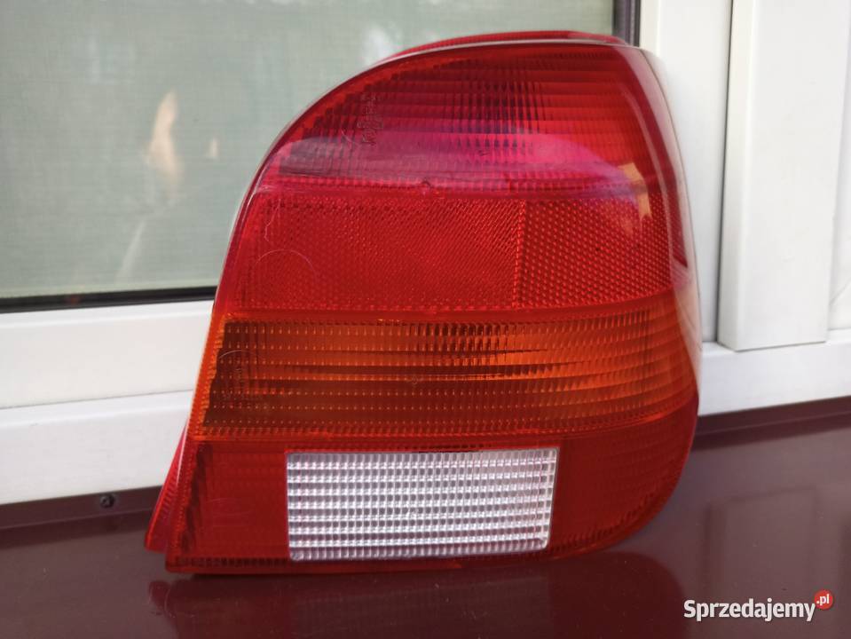 Ford Fiesta MK3 III lampa tył tylna prawa wkład osobowe Sieradz