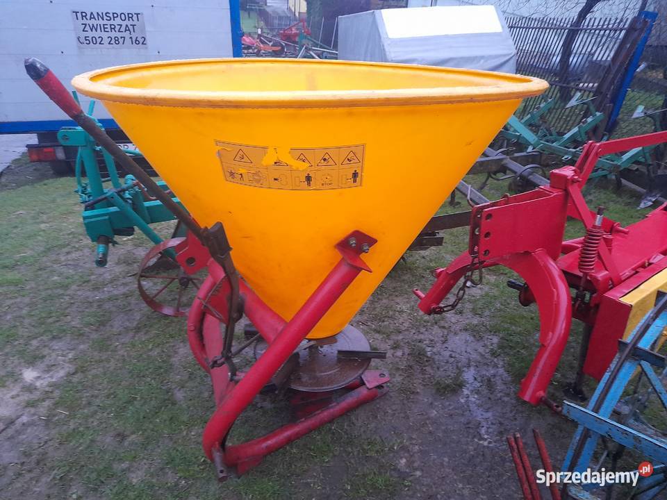 Rozsiewacz plastikowy GrassRol Uszew sprzedam