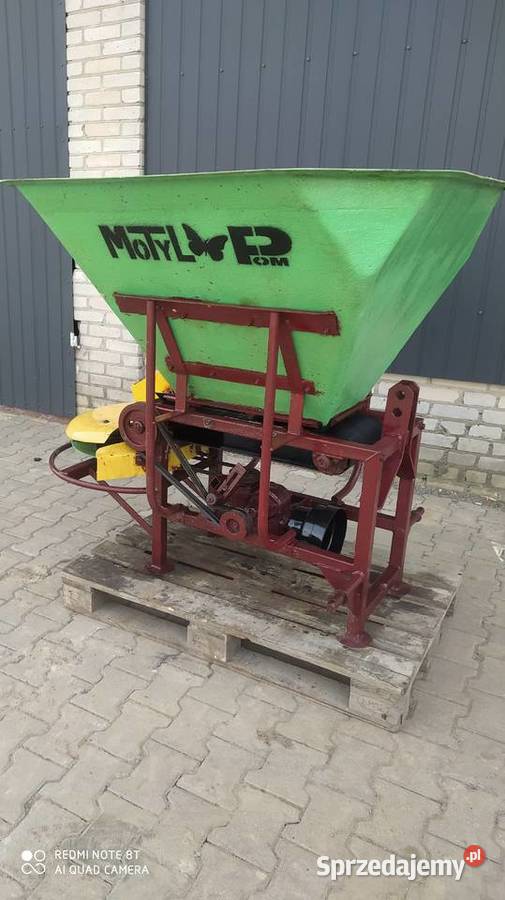 Rozsiewacz nawozów wapna motyl pom 600 l Kosiarki Bełżyce
