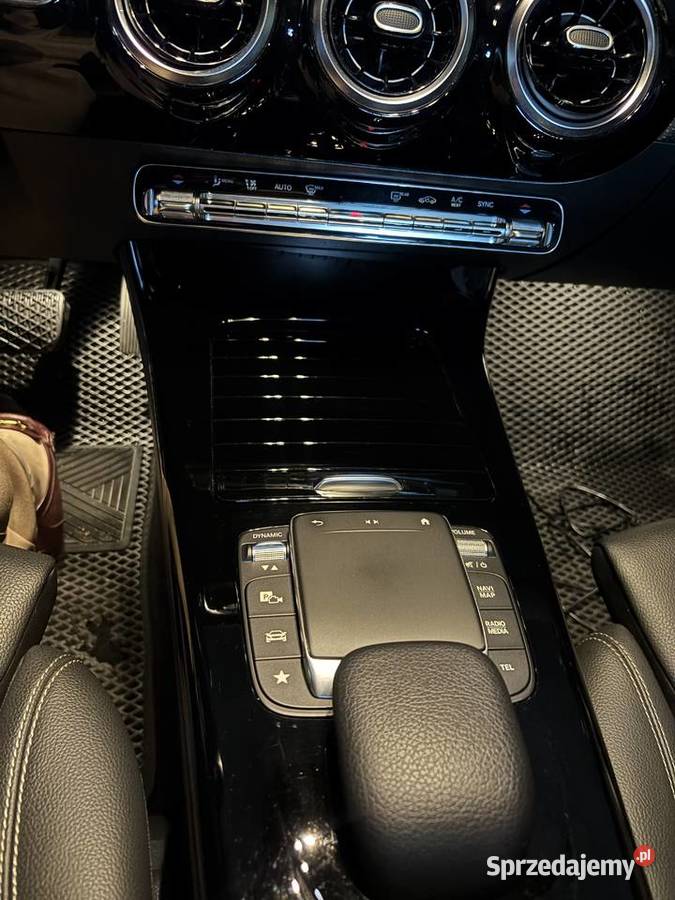 Bezwypadkowy stan salonowy MercedesBenz CLA 180 Wieluń sprzedam