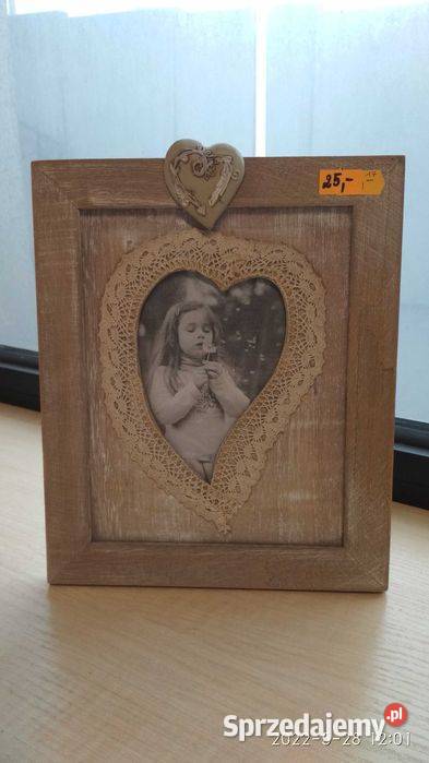 Drewniana ramka na zdjęcia jasny brąz boho serce brązowy