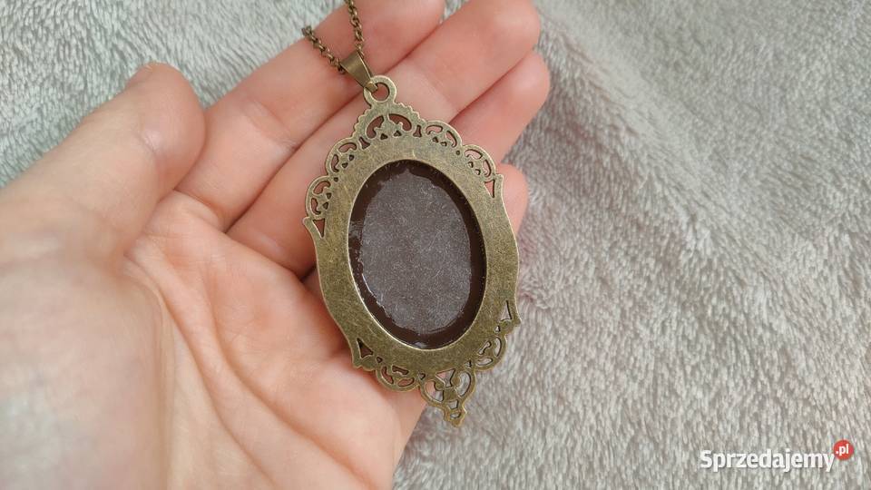 Wisior naszyjnik duży duża kamea z kobieta śląskie Tarnowskie Góry