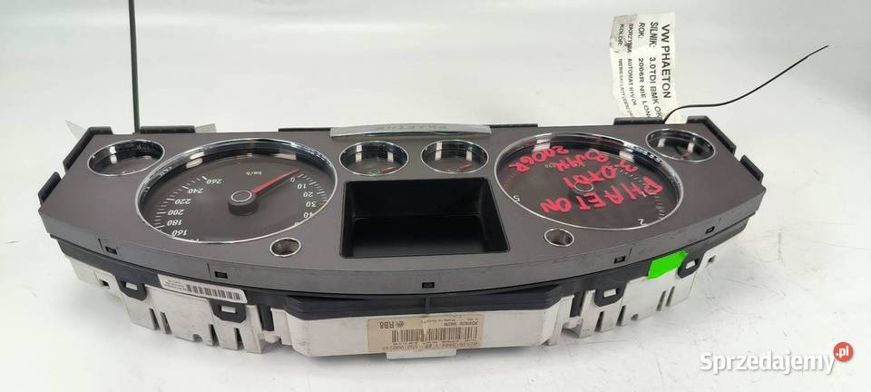 LICZNIK ZEGAR VOLKSWAGEN PHAETON 3D0920882N osobowe Lipno