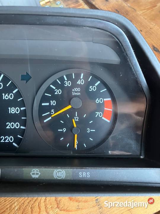 Mercedes 190 w201 Liczniki do Benzyna na graty lubelskie Kraśnik