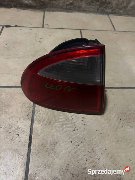 Lampa tył lewa seat Leon 1